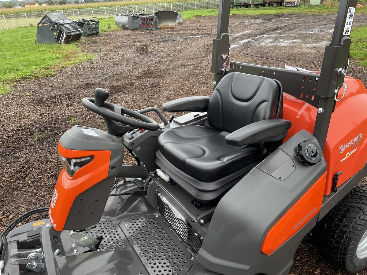 Rasentraktor van het type Husqvarna Rider P 525DX mit Mähdeck, Diesel, Allrad, Servo, Neumaschine in Burgkirchen (Foto 17)