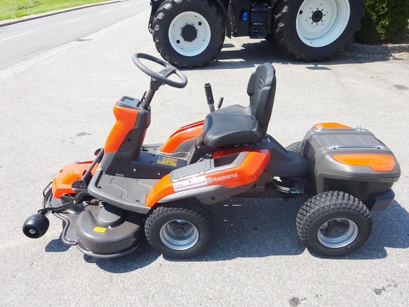 Rasentraktor des Typs Husqvarna Rider R 200iX Akkumäher, Neumaschine in St. Marienkirchen (Bild 9)