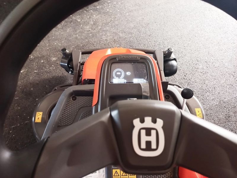 Rasentraktor типа Husqvarna Rider R 316TX AWD, Neumaschine в St. Marienkirchen (Фотография 10)