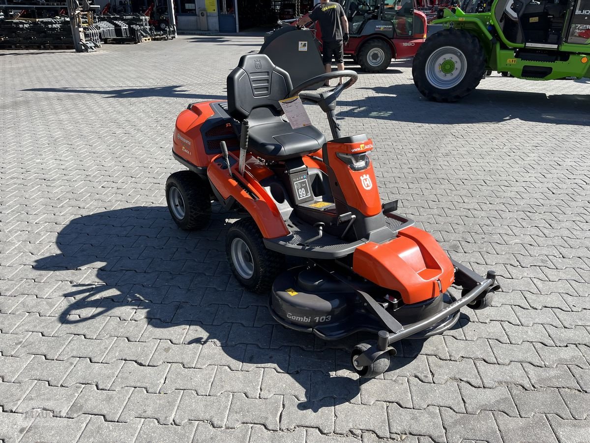 Rasentraktor типа Husqvarna Rider R 320X AWD mit 55h, Gebrauchtmaschine в Burgkirchen (Фотография 3)