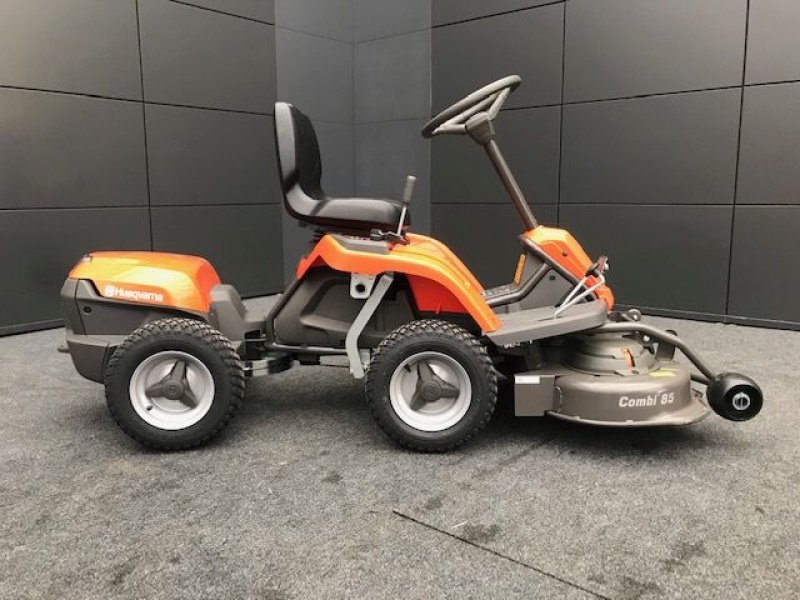 Rasentraktor от тип Husqvarna Rider R112iC mit 85cm Mähdeck, Neumaschine в Tamsweg (Снимка 2)