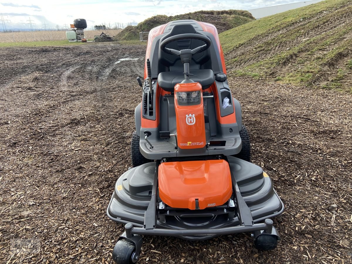 Rasentraktor of the type Husqvarna Rider RC 320 TS AWD mit Mähdeck & Schneeschild!!, Neumaschine in Burgkirchen (Picture 8)