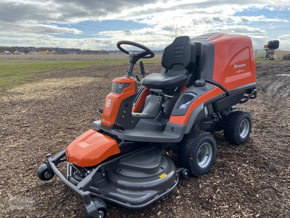 Rasentraktor of the type Husqvarna Rider RC 320 TS AWD mit Mähdeck & Schneeschild!!, Neumaschine in Burgkirchen (Picture 19)