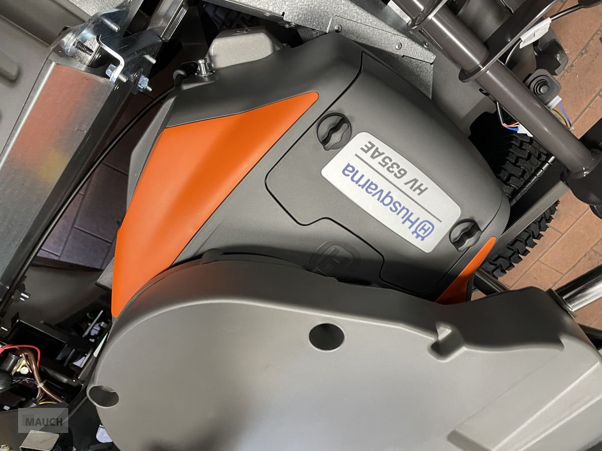 Rasentraktor Türe ait Husqvarna Rider RC 320TS AWD Mähdeck + Schneeschild, Neumaschine içinde Burgkirchen (resim 2)