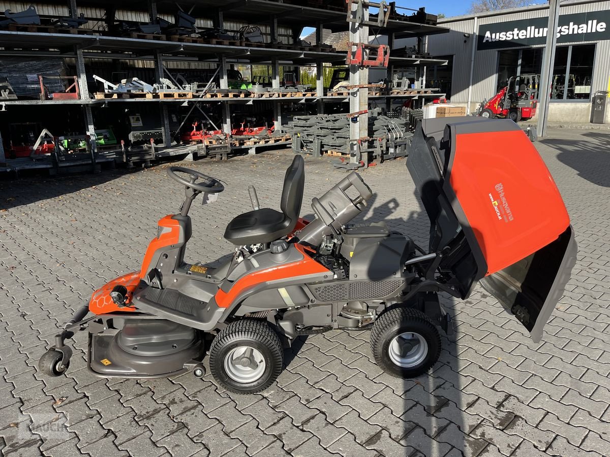 Rasentraktor типа Husqvarna Rider RC 320TS AWD mit 103cm Mähdeck, Neumaschine в Burgkirchen (Фотография 18)