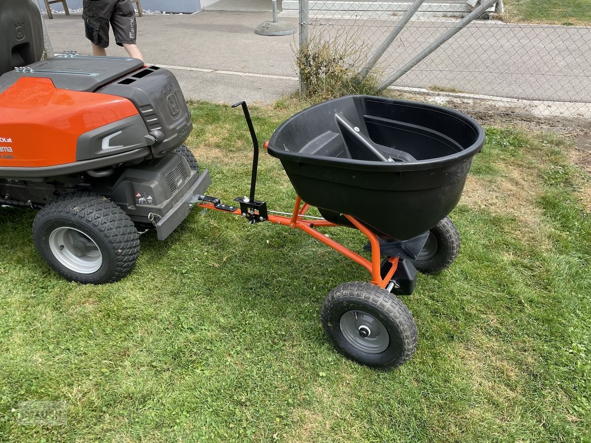 Rasentraktor van het type Husqvarna Streuwagen 75l, Sand & Dünger, Neumaschine in Burgkirchen (Foto 2)