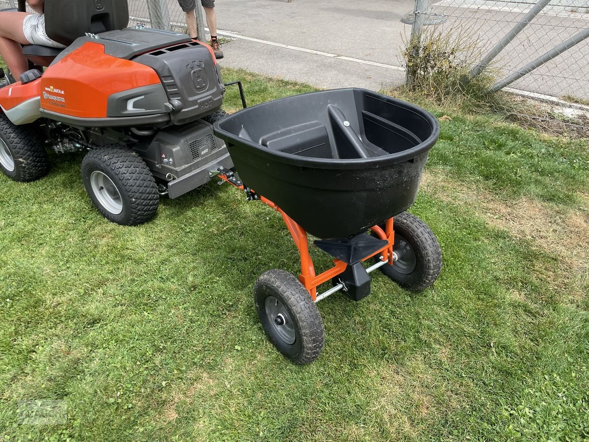 Rasentraktor van het type Husqvarna Streuwagen 75l, Sand & Dünger, Neumaschine in Burgkirchen (Foto 1)