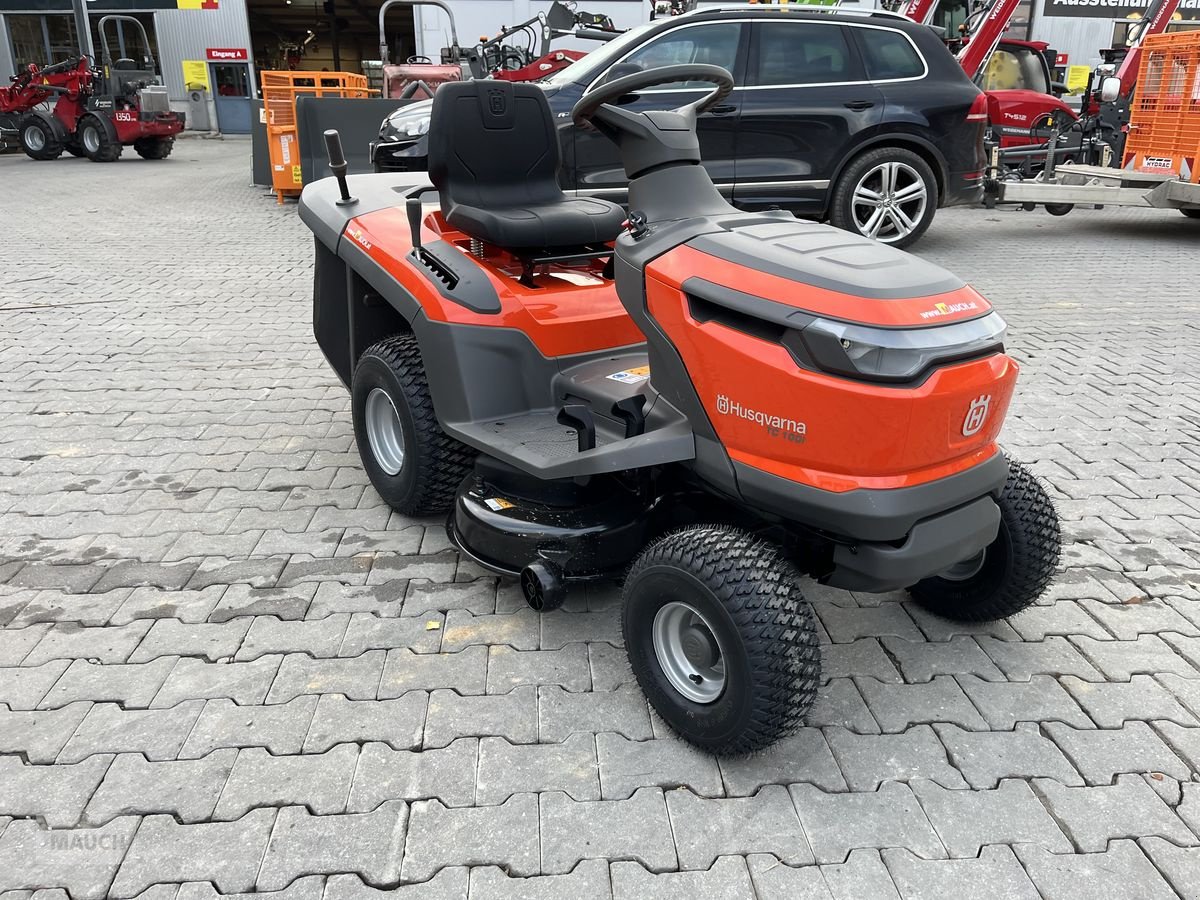 Rasentraktor van het type Husqvarna TC 100i Akku NEU, Neumaschine in Burgkirchen (Foto 2)