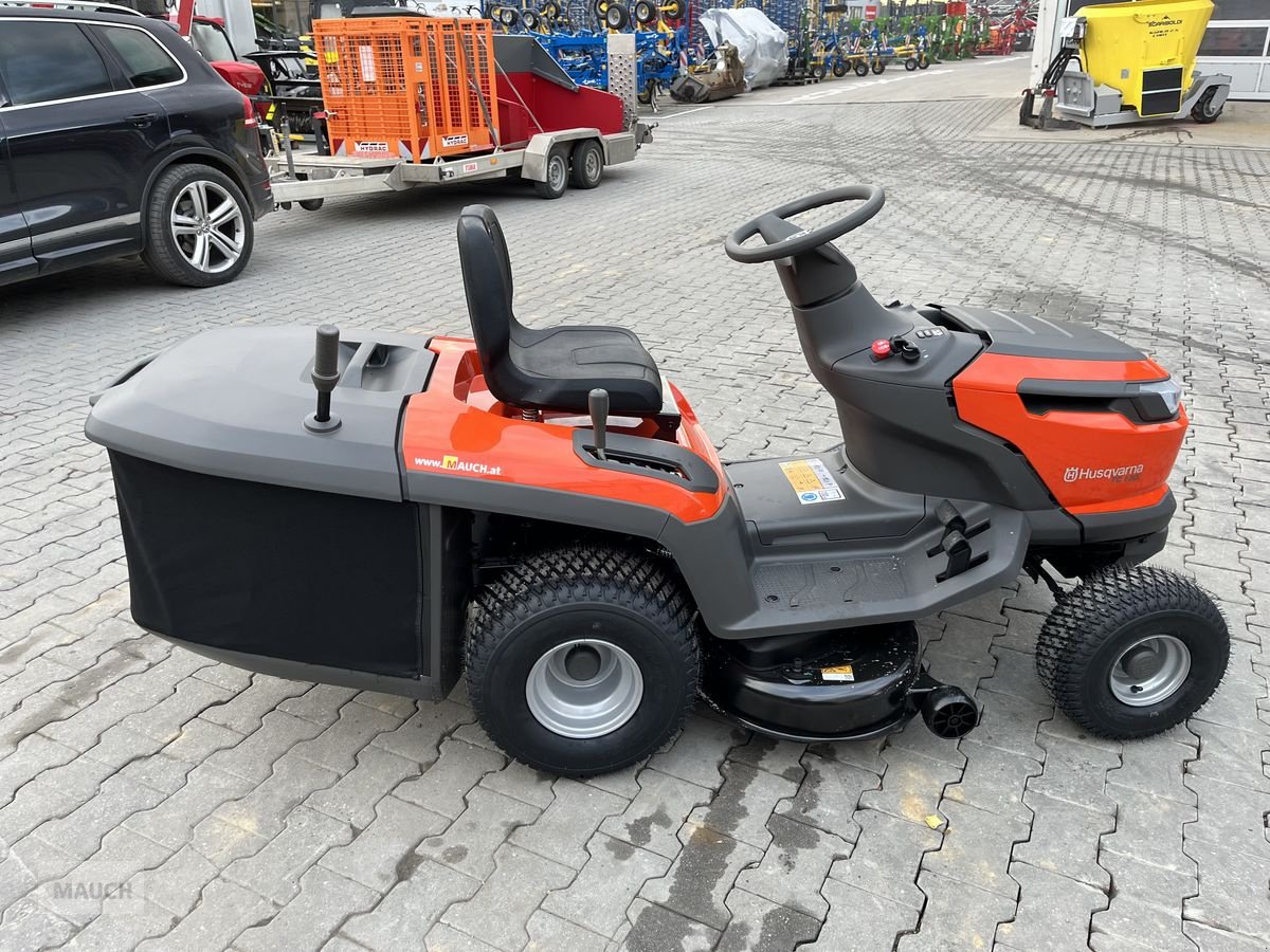 Rasentraktor van het type Husqvarna TC 100i Akku NEU, Neumaschine in Burgkirchen (Foto 15)