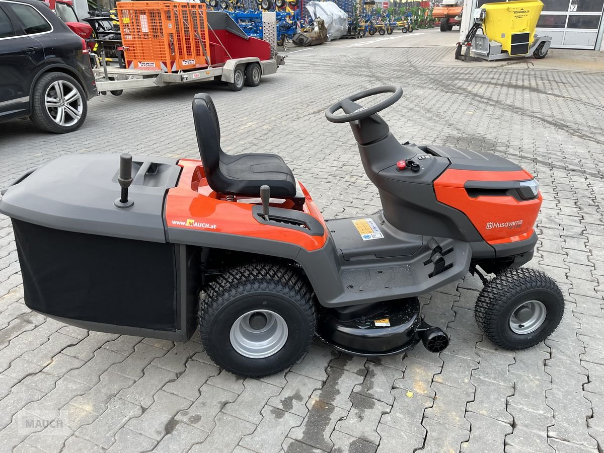 Rasentraktor van het type Husqvarna TC 100i Akku NEU, Neumaschine in Burgkirchen (Foto 11)