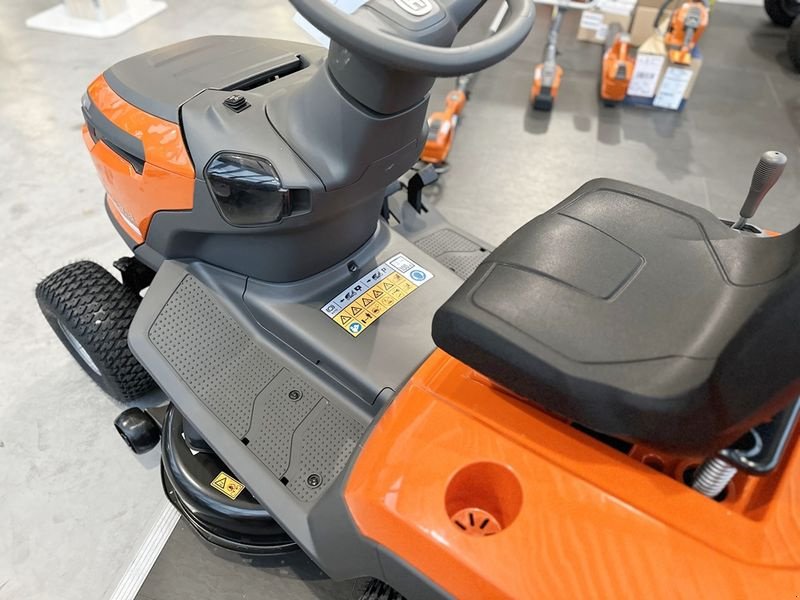 Rasentraktor van het type Husqvarna TC 100i Akku-Rasentraktor, Neumaschine in St. Marienkirchen (Foto 7)