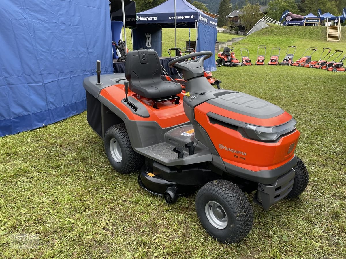 Rasentraktor van het type Husqvarna TC 114 FRÜHBEZUGSAKTION, Neumaschine in Burgkirchen (Foto 17)