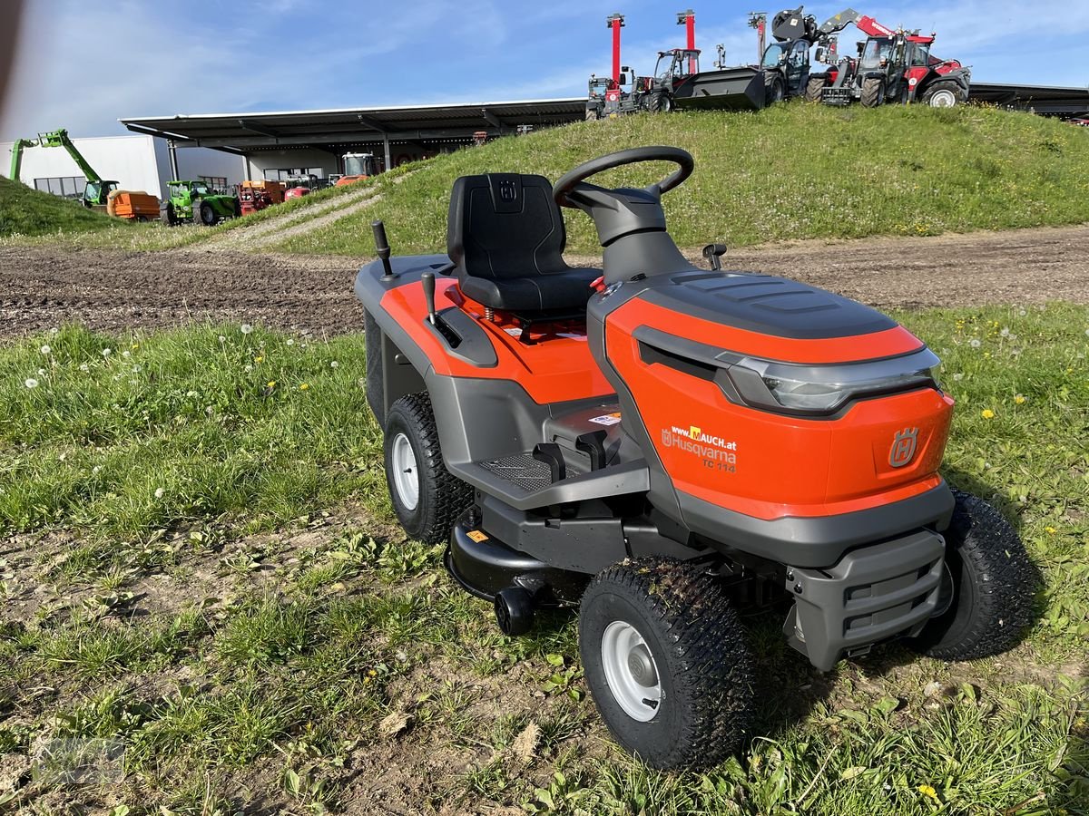 Rasentraktor des Typs Husqvarna TC 114 NEU, Lagernd, magnetische Messerkupplung, Neumaschine in Burgkirchen (Bild 4)