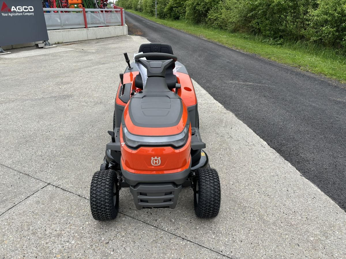 Rasentraktor van het type Husqvarna TC 114, Neumaschine in Starrein (Foto 2)