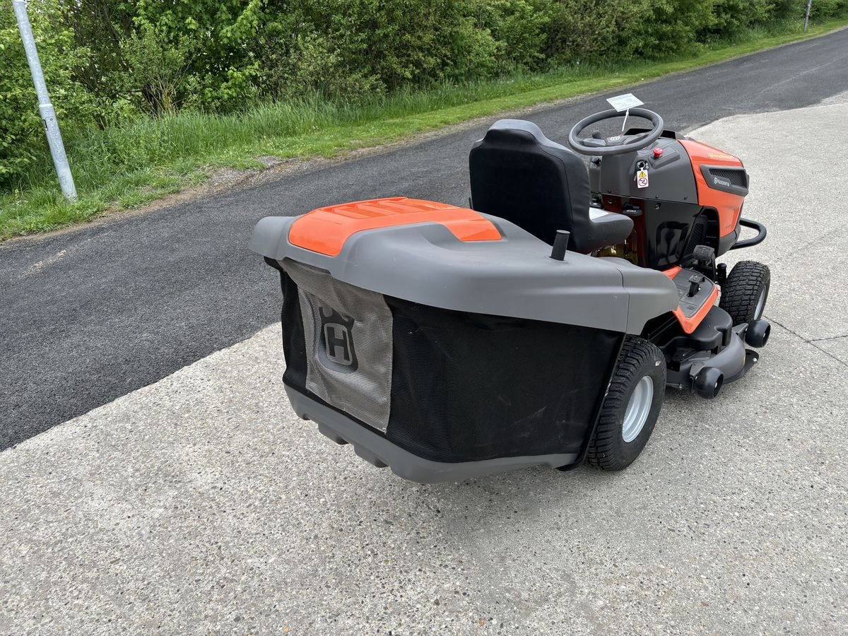 Rasentraktor van het type Husqvarna TC 242 T, Neumaschine in Starrein (Foto 8)