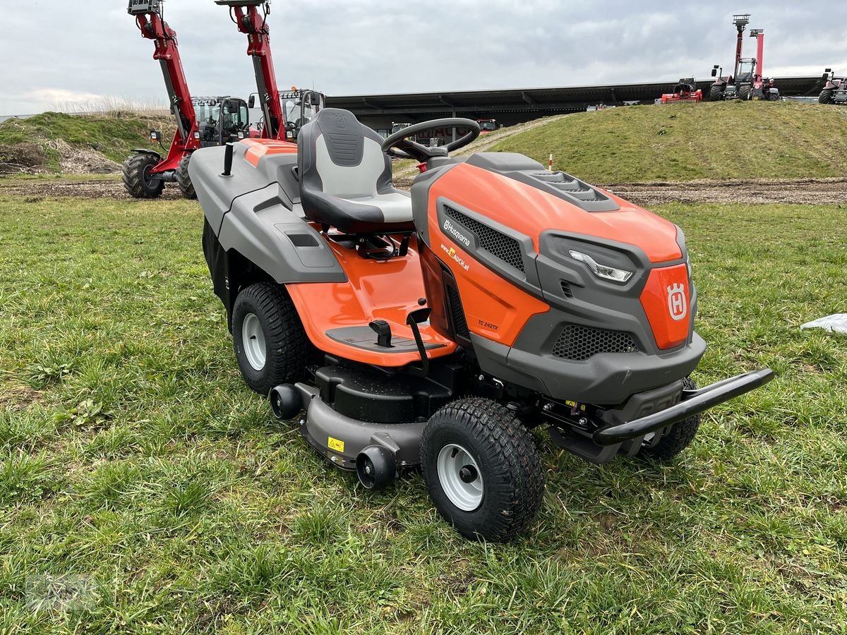 Rasentraktor van het type Husqvarna TC 242 TX AKTION NEUMASCHINE, Neumaschine in Burgkirchen (Foto 13)