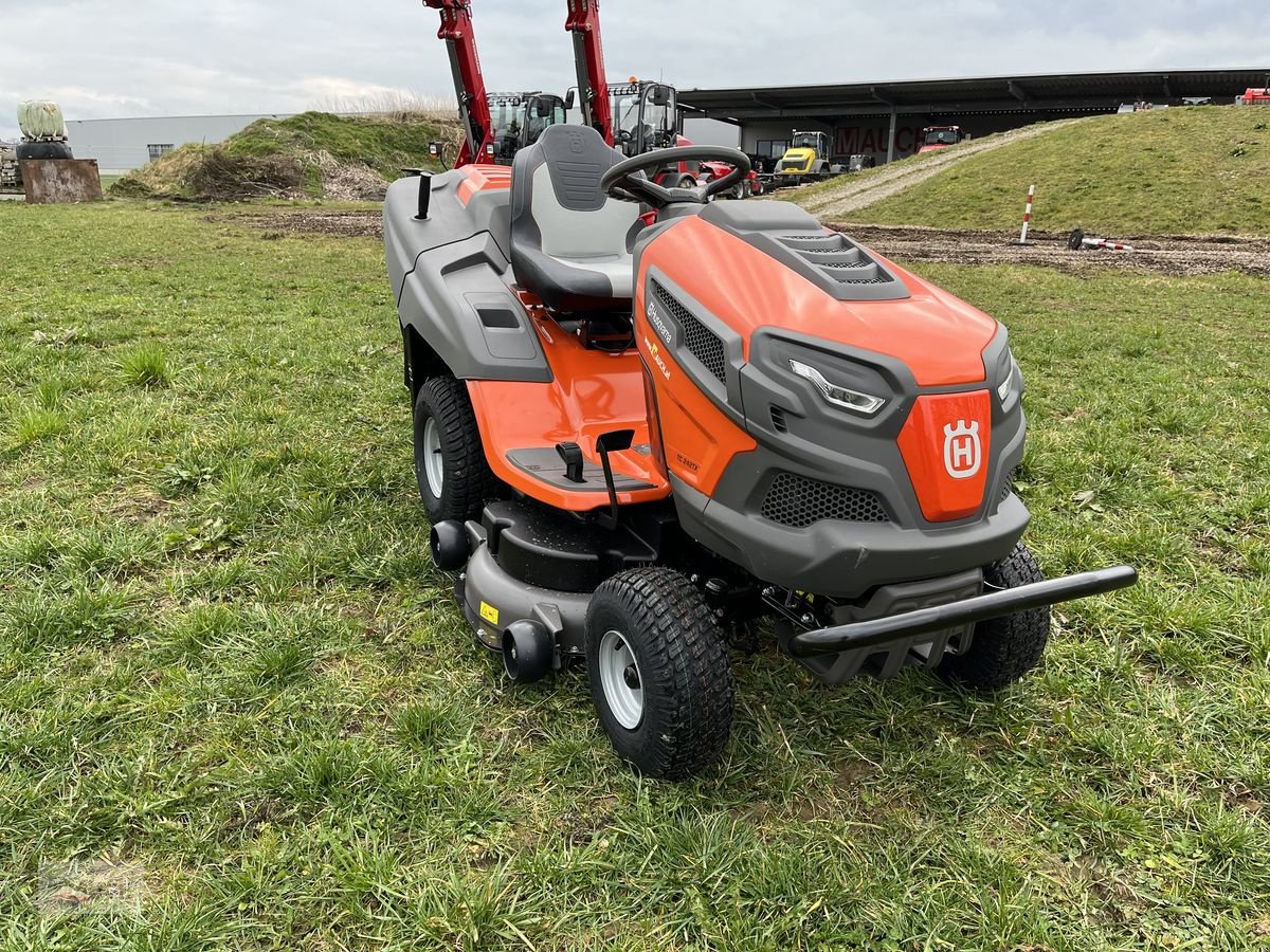 Rasentraktor van het type Husqvarna TC 242 TX AKTION NEUMASCHINE, Neumaschine in Burgkirchen (Foto 1)