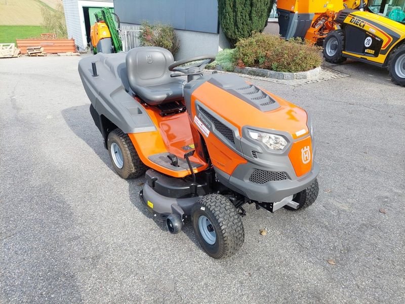 Rasentraktor van het type Husqvarna TC 242T Rasentraktor, Vorführmaschine in St. Marienkirchen (Foto 3)