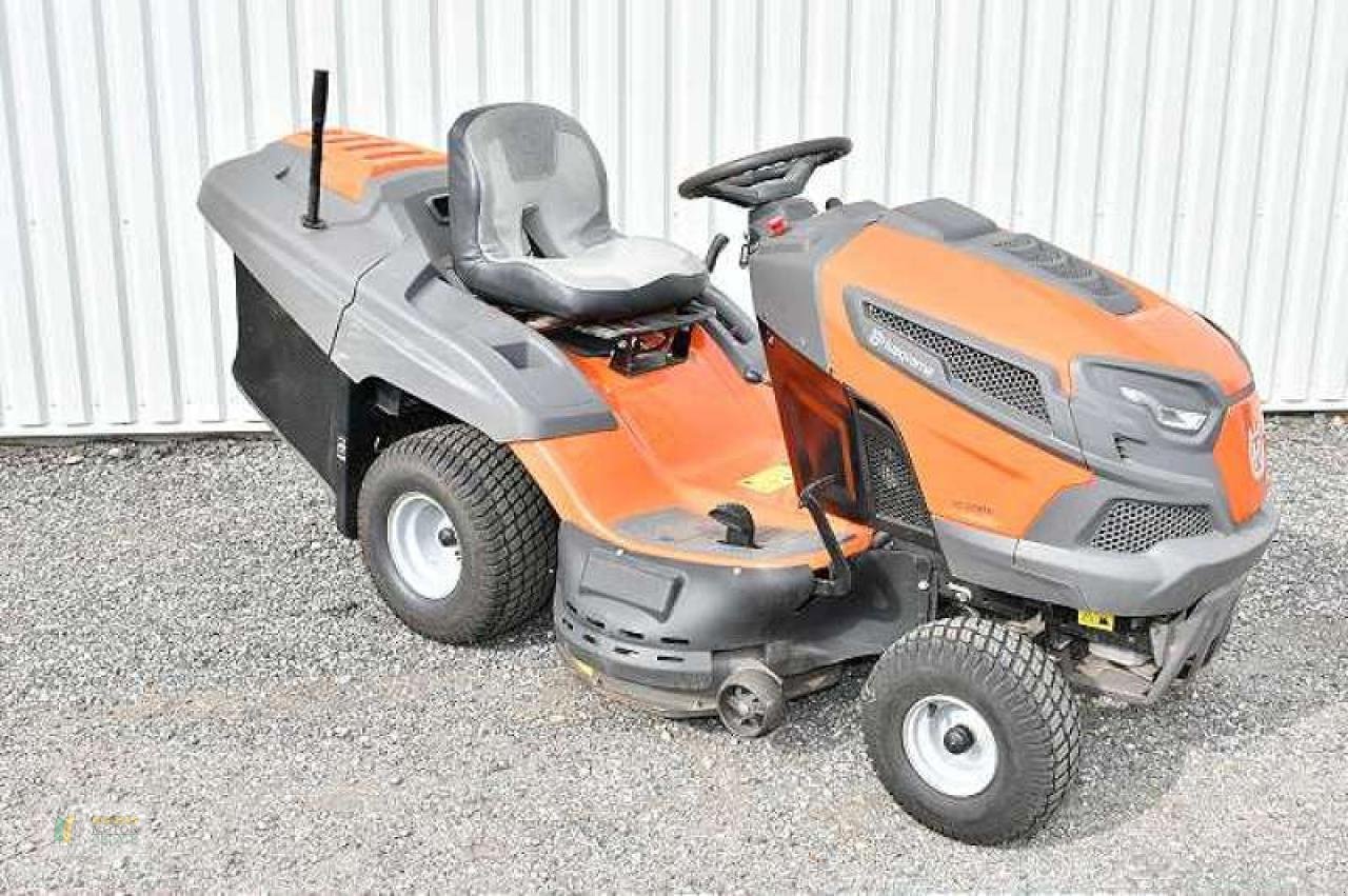 Rasentraktor typu Husqvarna TC238TX, Gebrauchtmaschine w Bredstedt (Zdjęcie 2)