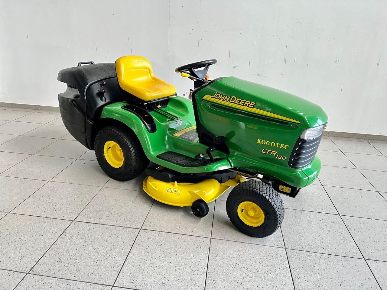 Rasentraktor Türe ait John Deere LTR 180, Gebrauchtmaschine içinde Neubeckum (resim 2)