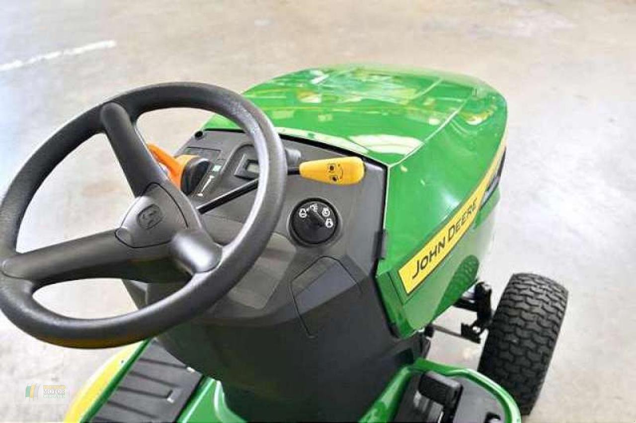 Rasentraktor типа John Deere X107 RASENTRAKTOR, Neumaschine в Edewecht (Фотография 5)