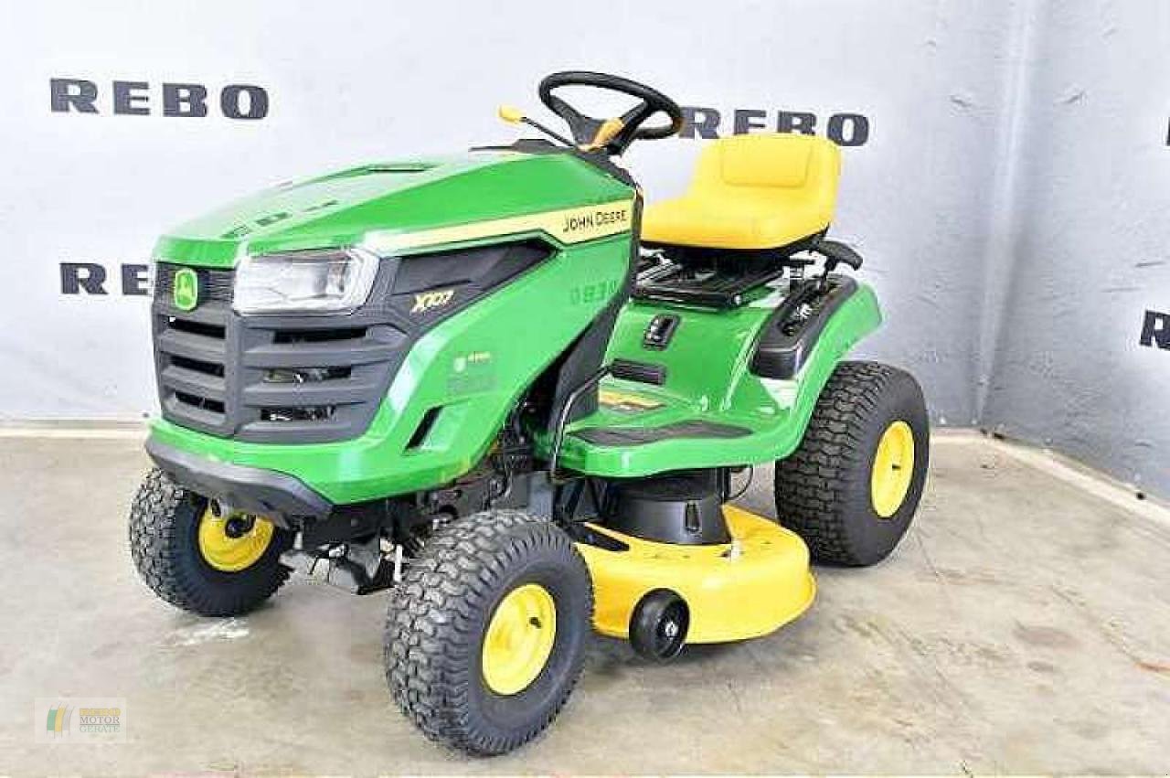 Rasentraktor del tipo John Deere X107 RASENTRAKTOR, Neumaschine en Bredstedt (Imagen 1)