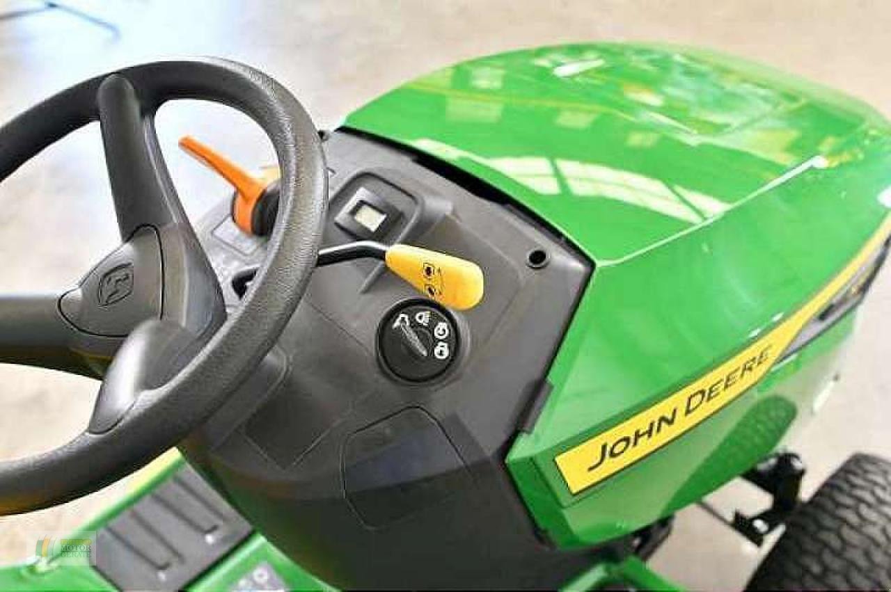 Rasentraktor del tipo John Deere X107 RASENTRAKTOR, Neumaschine en Bredstedt (Imagen 9)