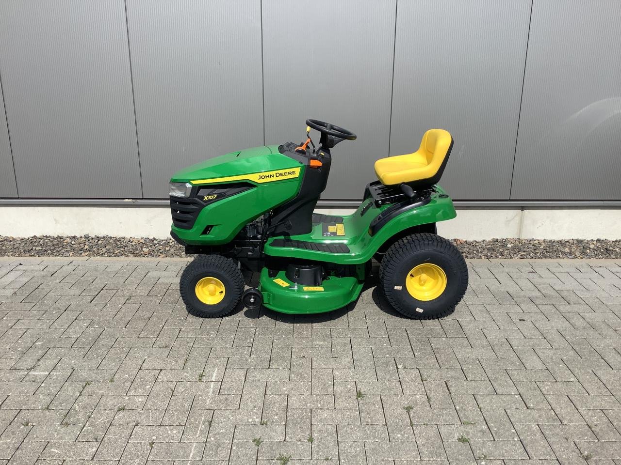 Rasentraktor del tipo John Deere X107, Neumaschine In Neubeckum (Immagine 3)