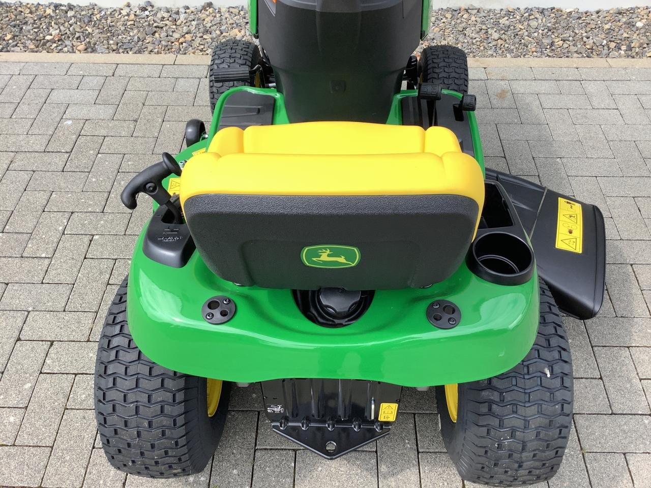 Rasentraktor van het type John Deere X107, Neumaschine in Neubeckum (Foto 7)