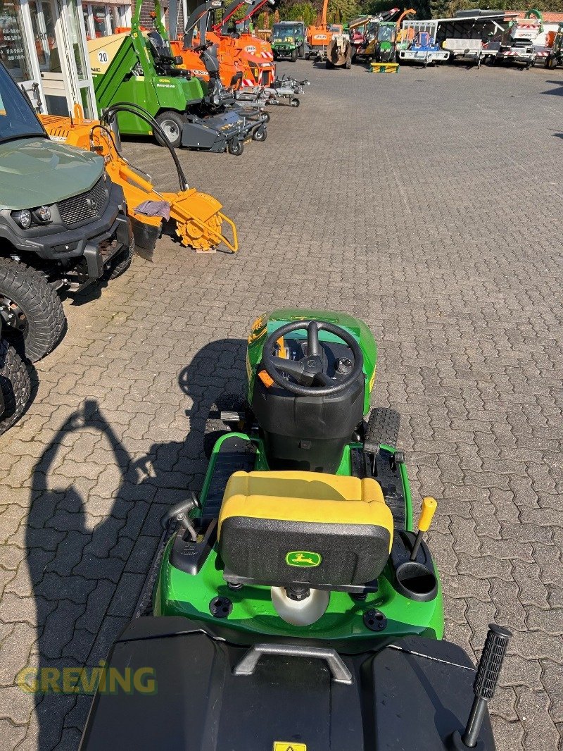 Rasentraktor des Typs John Deere X117R, Gebrauchtmaschine in Wesseling-Berzdorf (Bild 2)