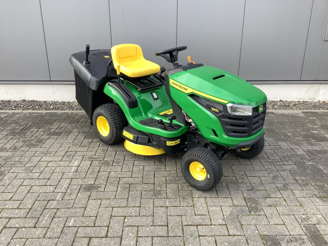 Rasentraktor типа John Deere X117R, Neumaschine в Greven (Фотография 2)