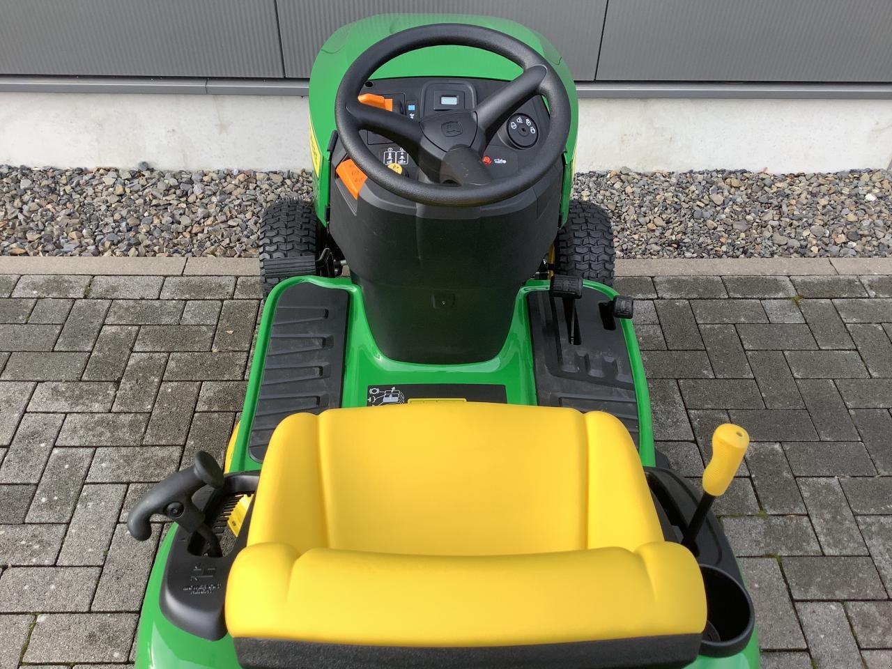 Rasentraktor типа John Deere X117R, Neumaschine в Greven (Фотография 8)