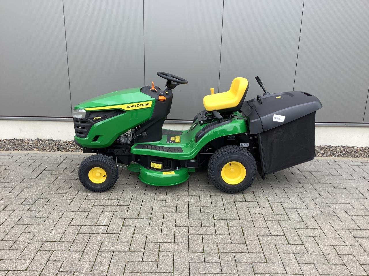 Rasentraktor Türe ait John Deere X117R, Neumaschine içinde Greven (resim 3)