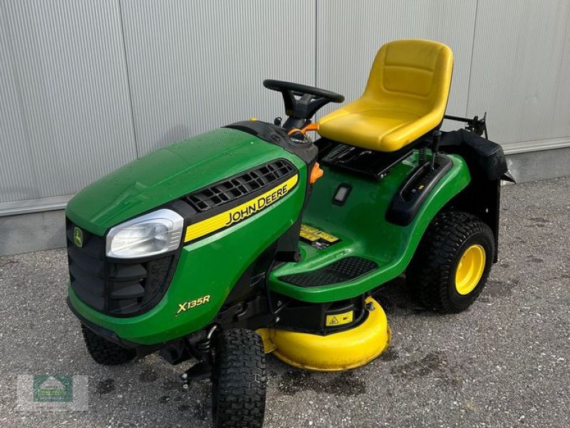 Rasentraktor van het type John Deere X135R, Gebrauchtmaschine in Klagenfurt