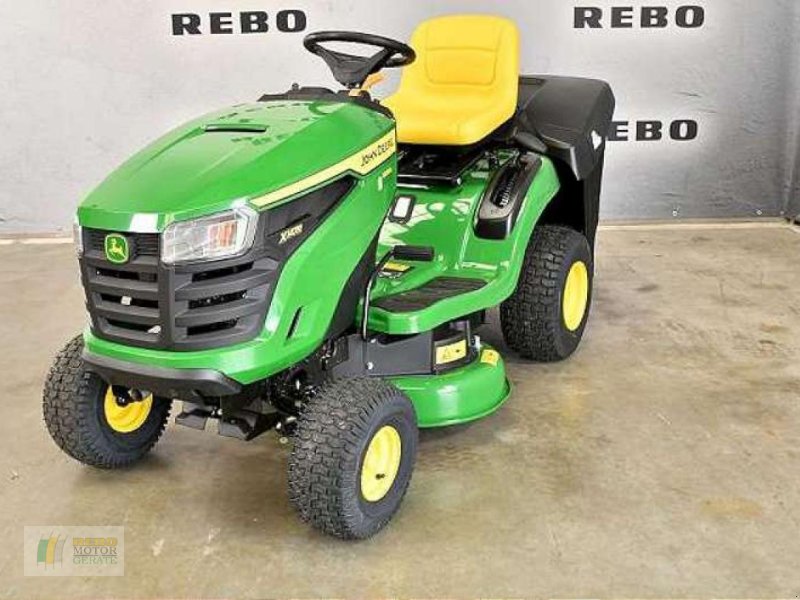 Rasentraktor Türe ait John Deere X147R RASENTRAKTOR, Neumaschine içinde Albersdorf (resim 1)