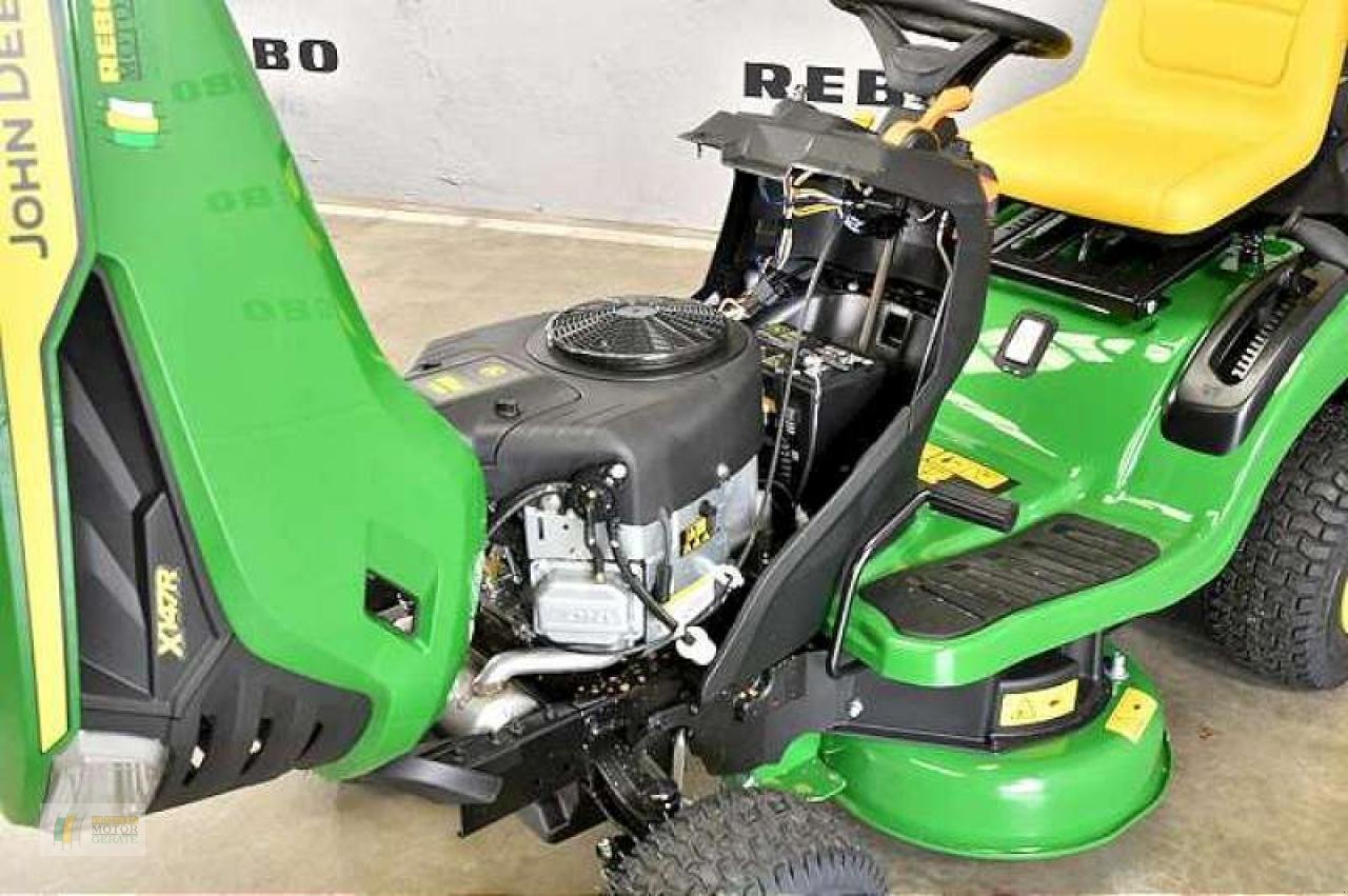 Rasentraktor del tipo John Deere X147R RASENTRAKTOR, Neumaschine en Albersdorf (Imagen 4)