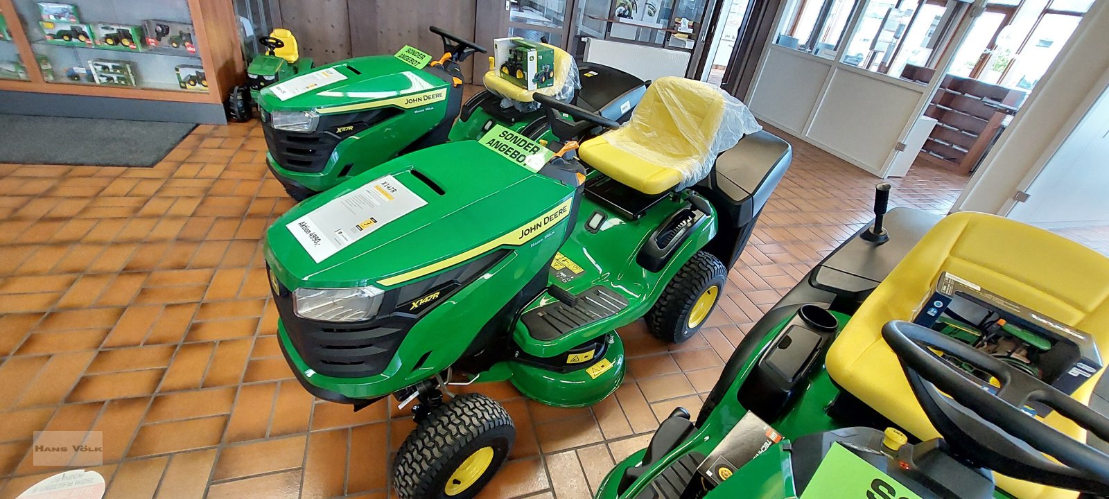 Rasentraktor типа John Deere X147R, Neumaschine в Schwabmünchen (Фотография 1)