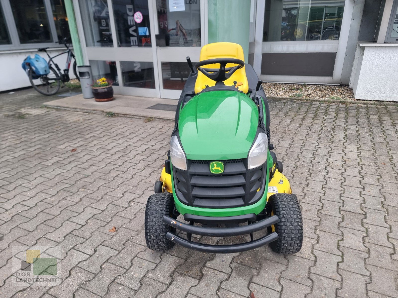 Rasentraktor typu John Deere X155R, Gebrauchtmaschine w Regensburg (Zdjęcie 3)