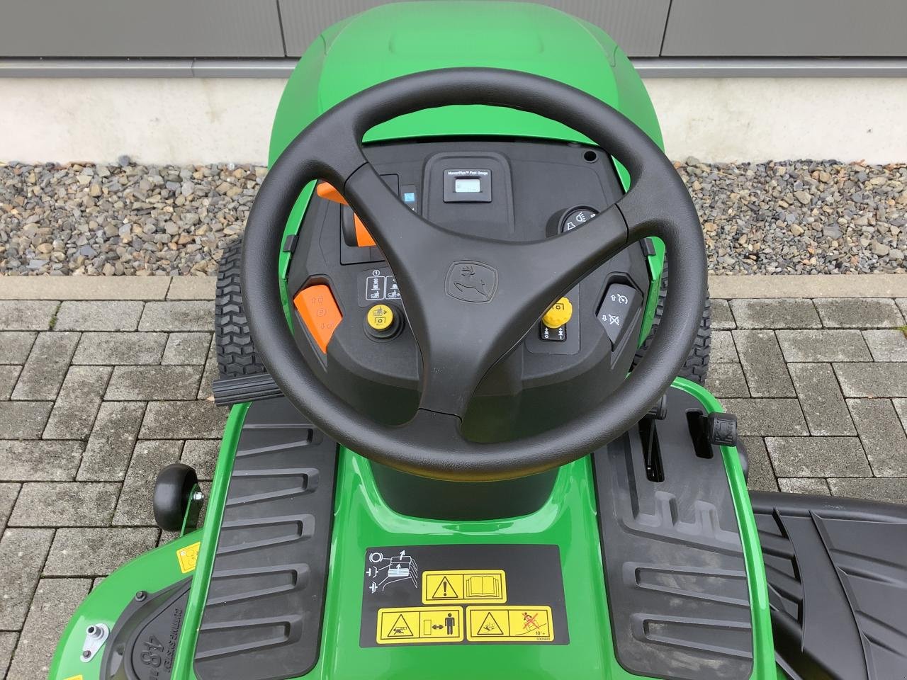 Rasentraktor Türe ait John Deere X167, Neumaschine içinde Stralsund (resim 8)