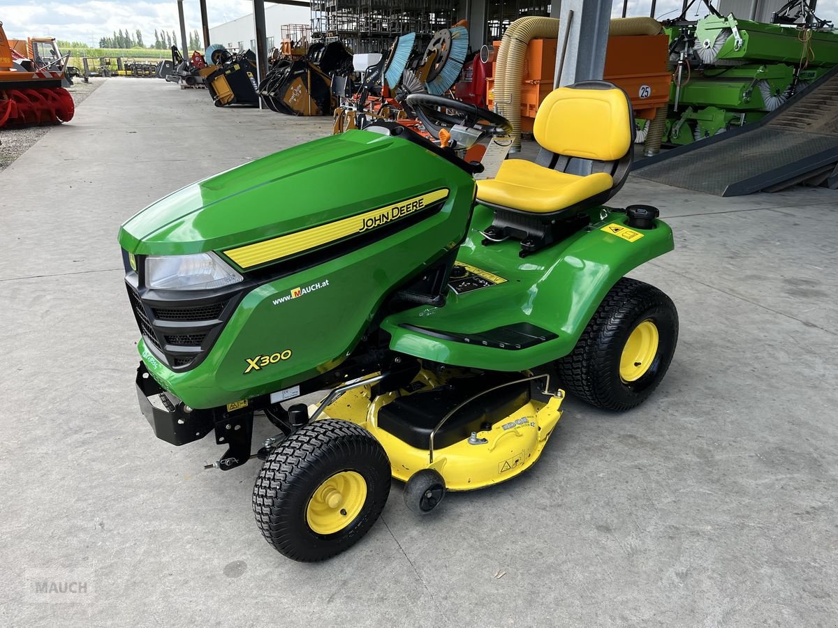 Rasentraktor Türe ait John Deere X300, 220h, frischer Service und Durchsicht, Gebrauchtmaschine içinde Burgkirchen (resim 14)