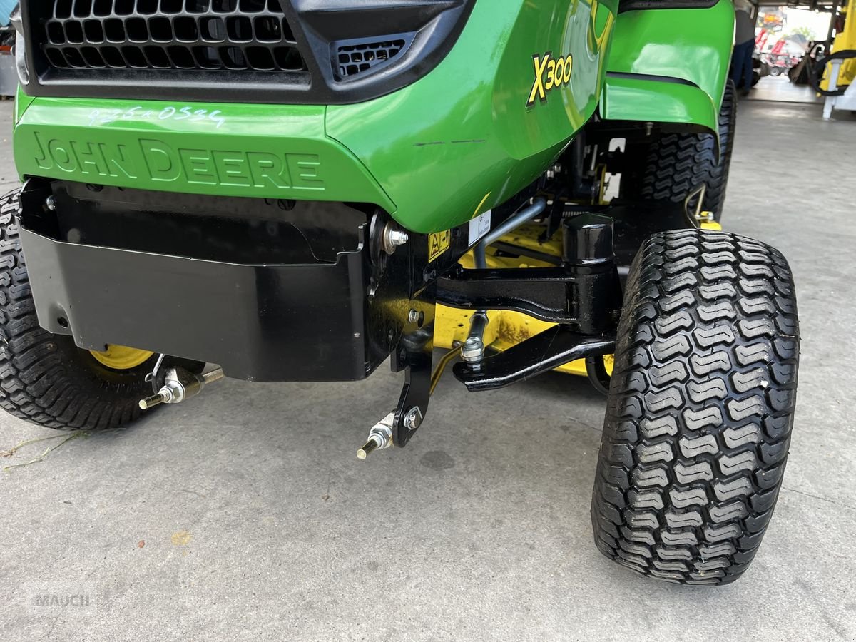 Rasentraktor typu John Deere X300, 220h, frischer Service und Durchsicht, Gebrauchtmaschine v Burgkirchen (Obrázek 18)