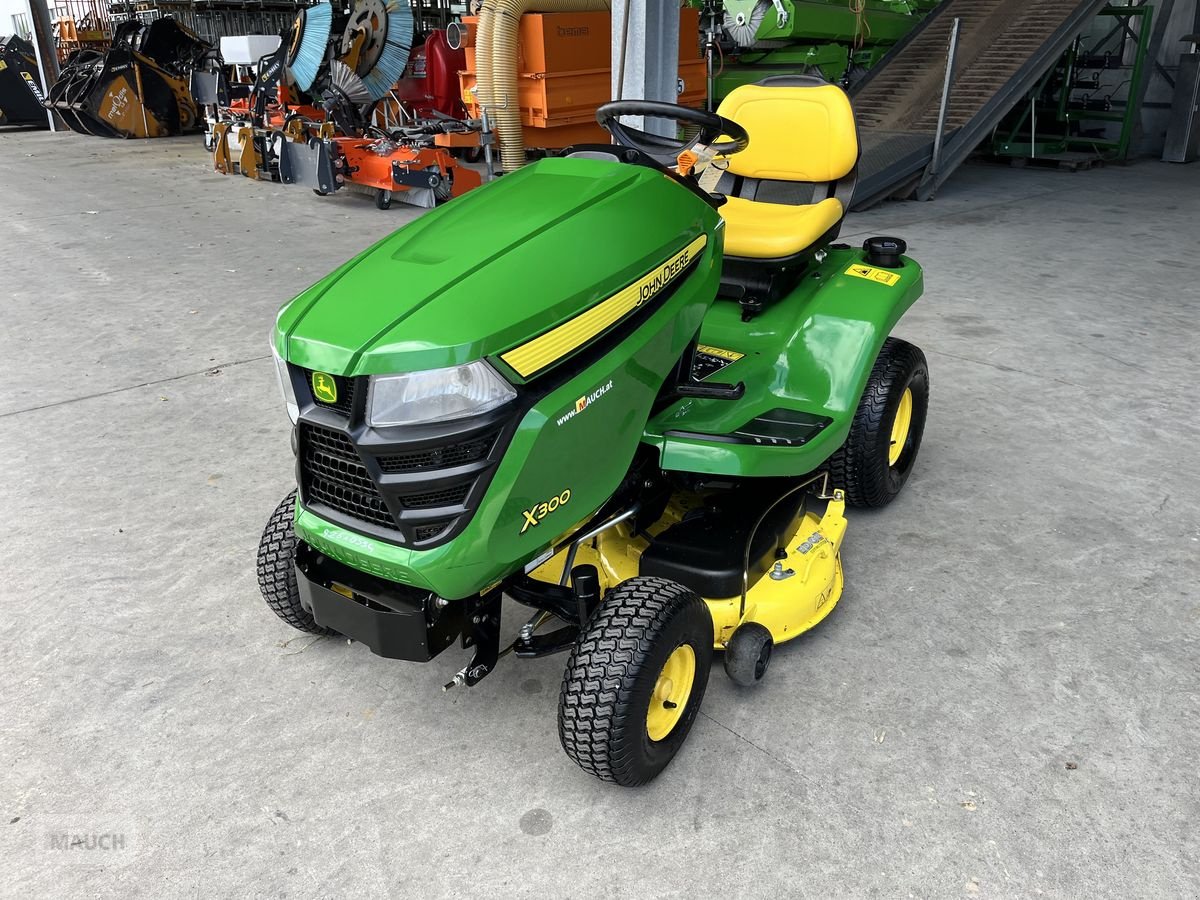 Rasentraktor du type John Deere X300, 220h, frischer Service und Durchsicht, Gebrauchtmaschine en Burgkirchen (Photo 13)