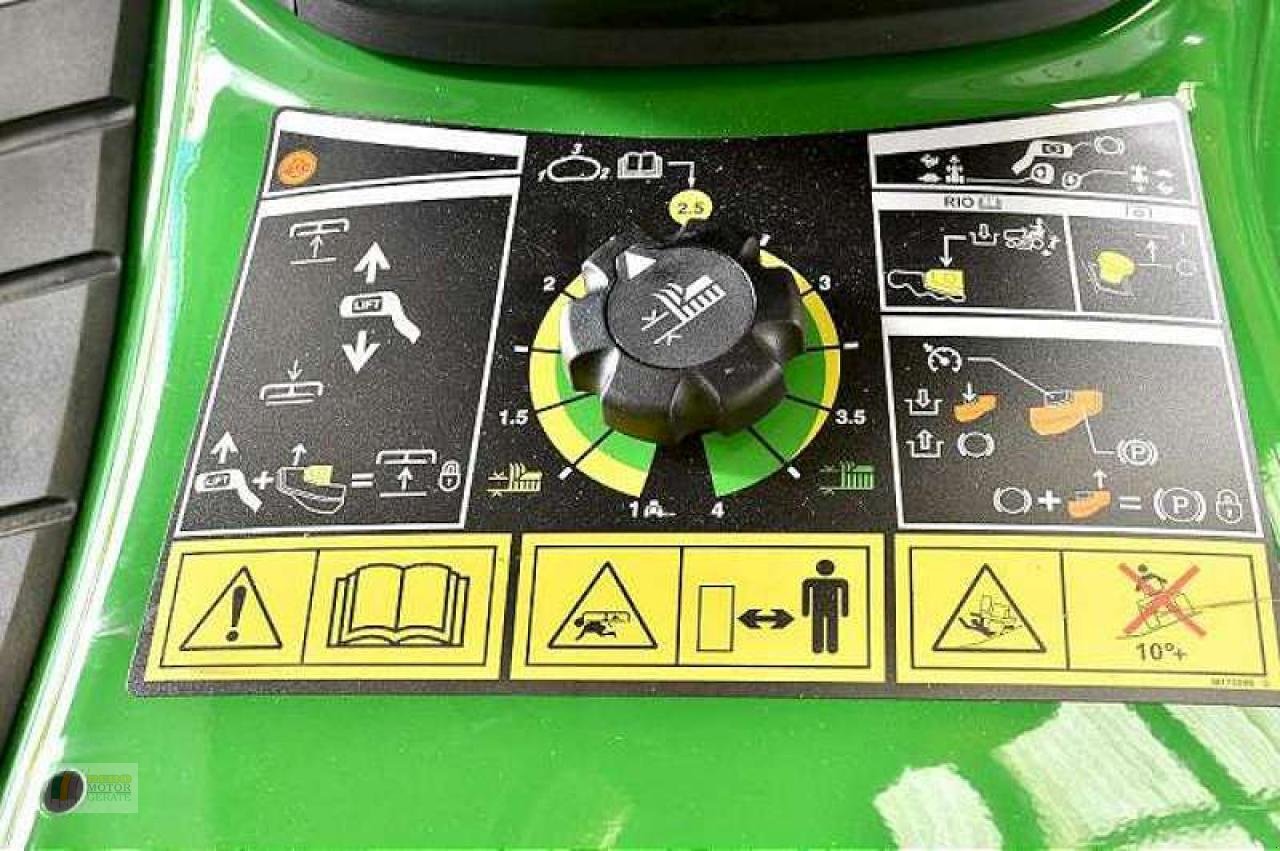 Rasentraktor типа John Deere X350R RASENTRAKTOR, Neumaschine в Edewecht (Фотография 5)