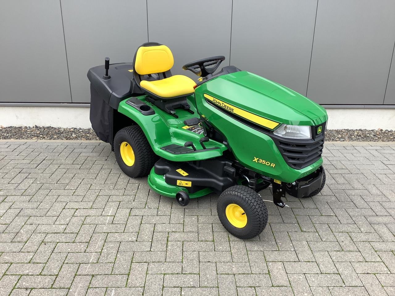 Rasentraktor des Typs John Deere X350R, Neumaschine in Greven (Bild 2)