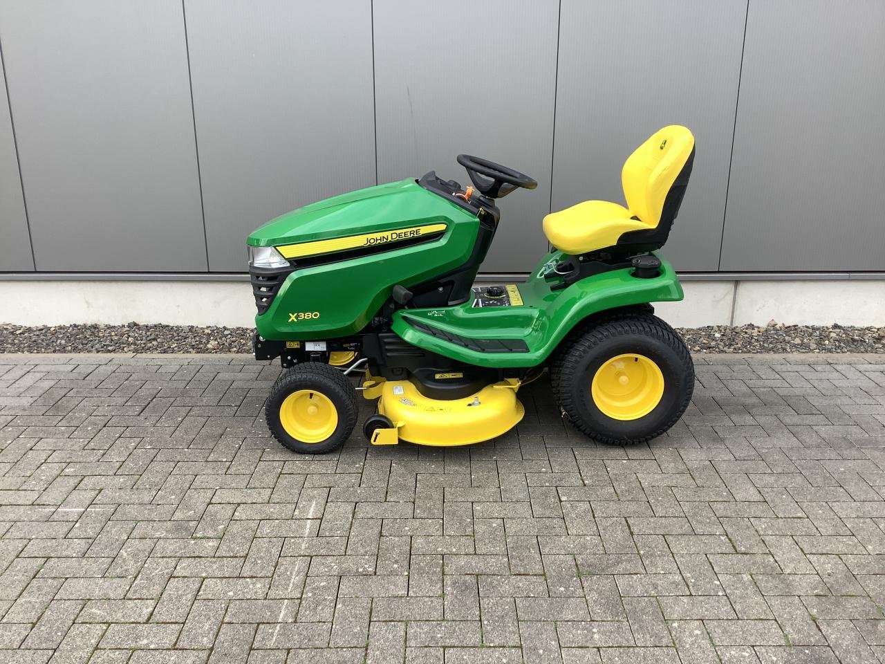 Rasentraktor van het type John Deere X380, Neumaschine in Neubeckum (Foto 3)