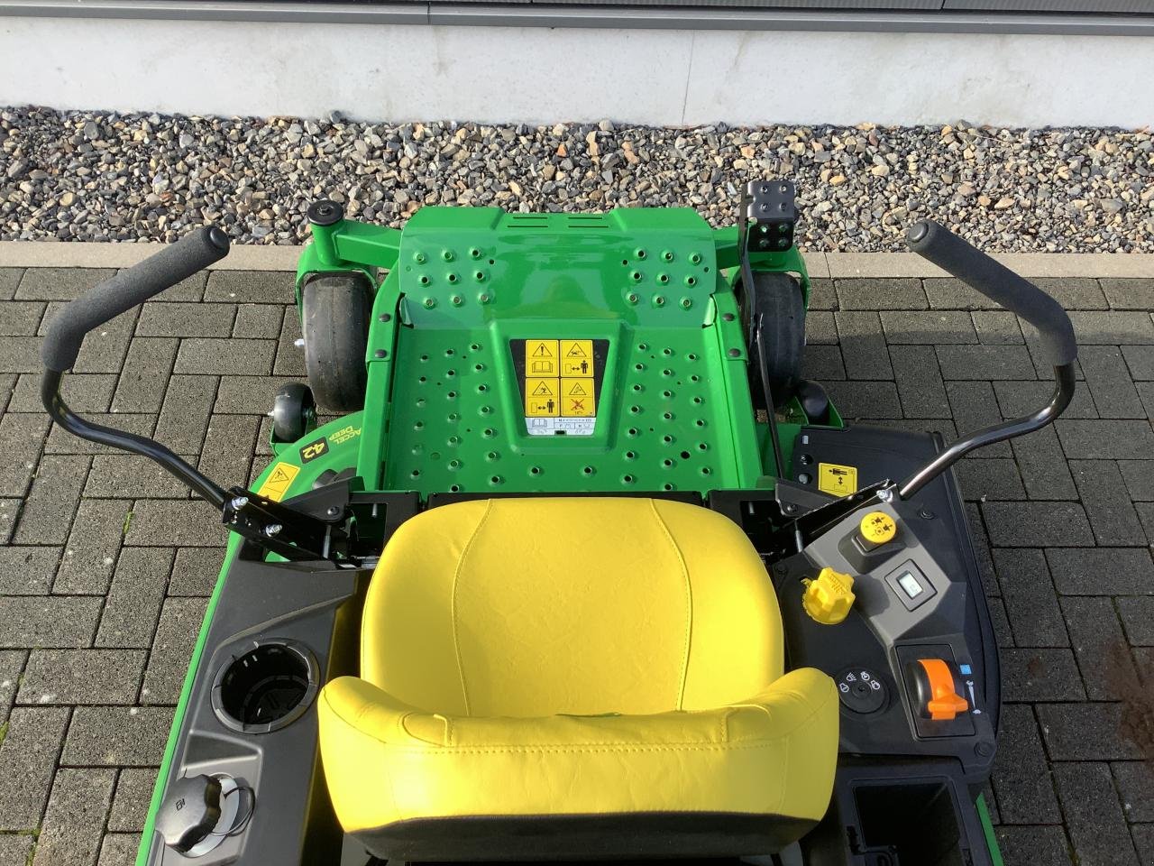 Rasentraktor des Typs John Deere Z315E, Neumaschine in Greven (Bild 8)