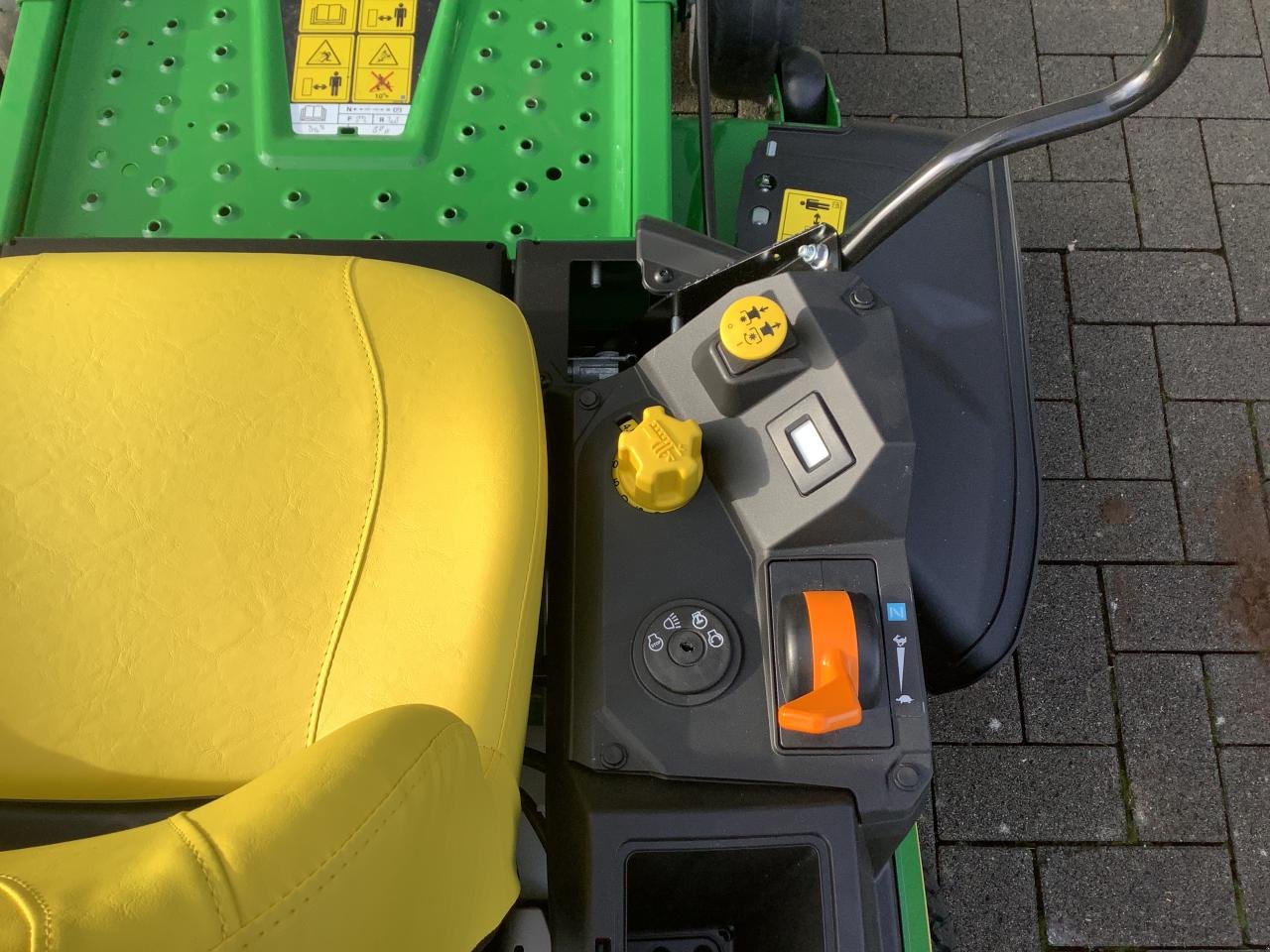 Rasentraktor a típus John Deere Z315E, Neumaschine ekkor: Dorsten-Wulfen (Kép 9)