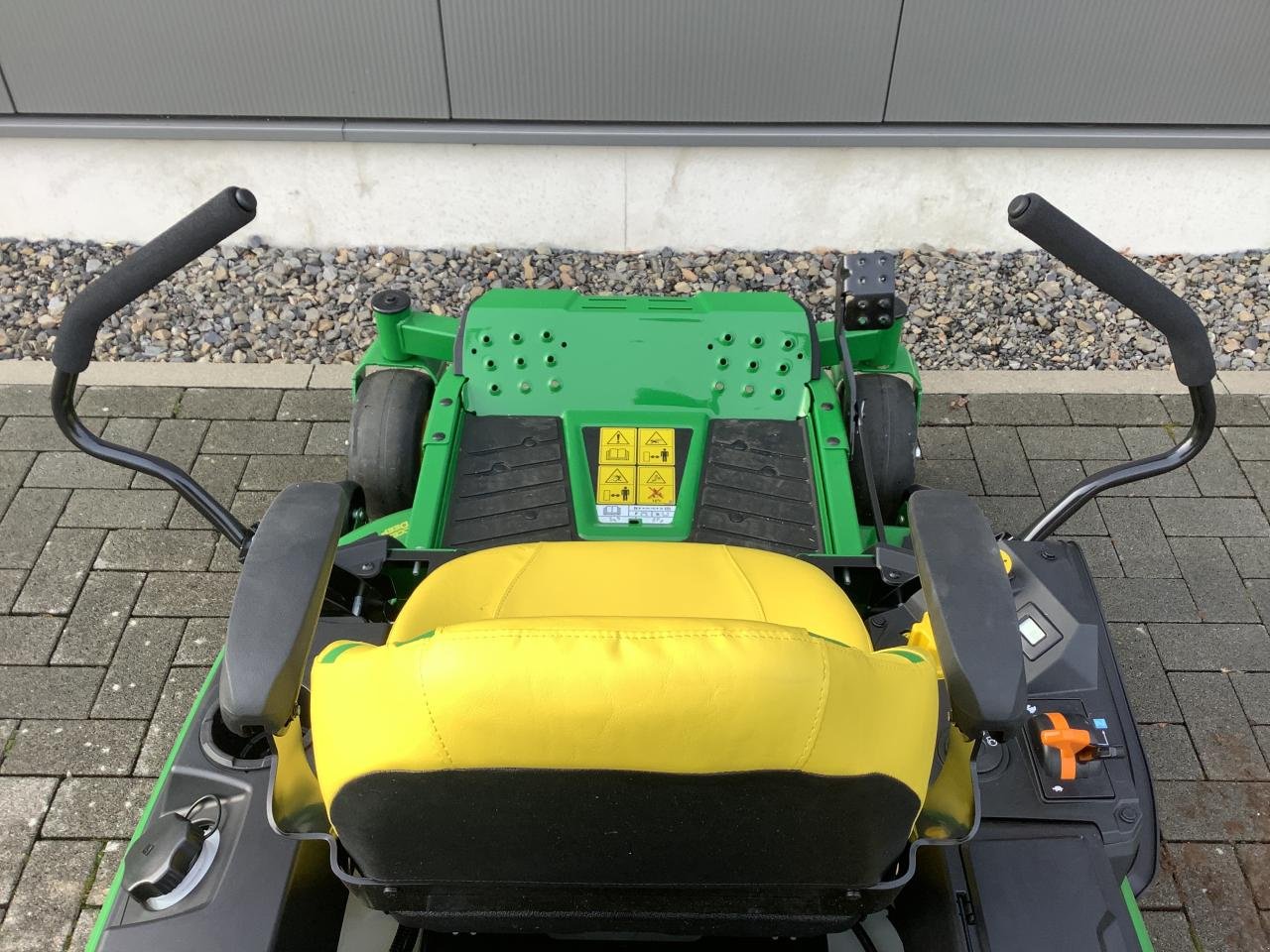 Rasentraktor van het type John Deere Z320R, Neumaschine in Neubeckum (Foto 8)