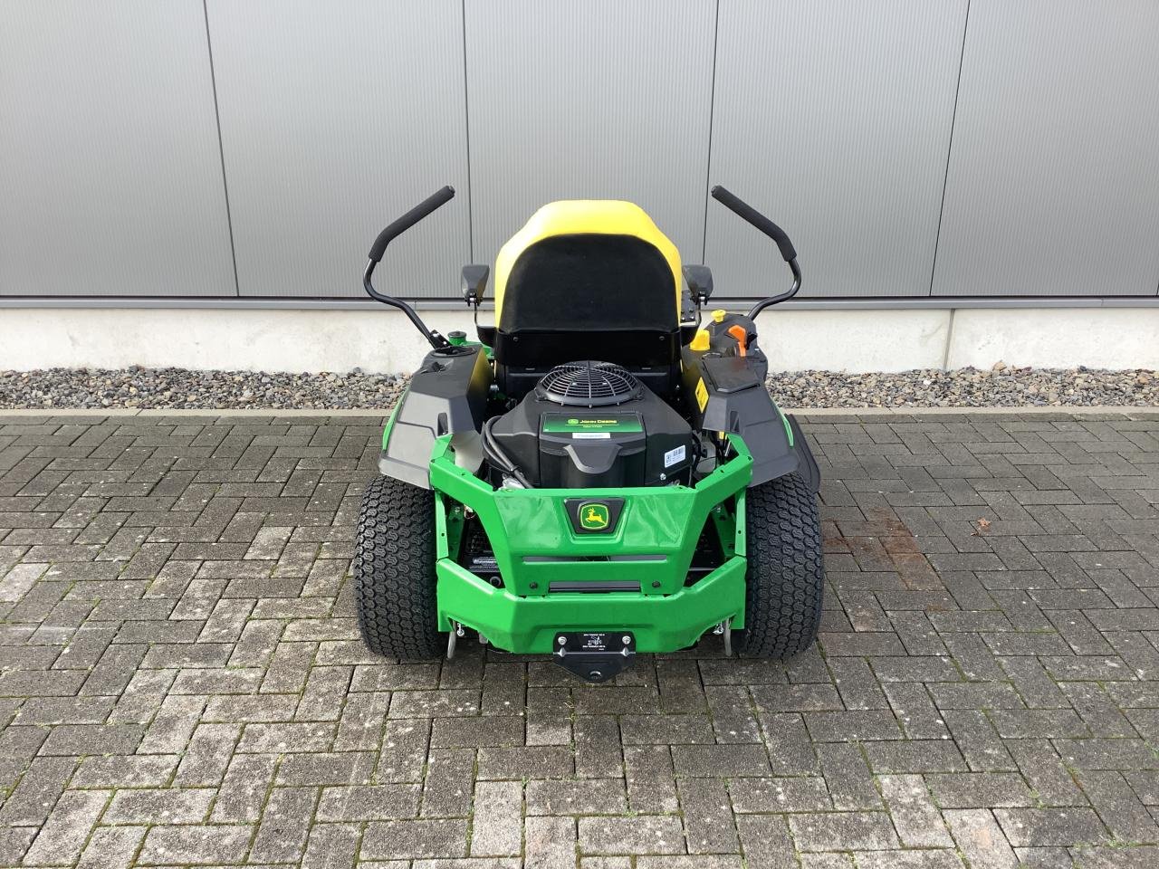 Rasentraktor of the type John Deere Z320R, Neumaschine in Dorsten-Wulfen (Picture 5)