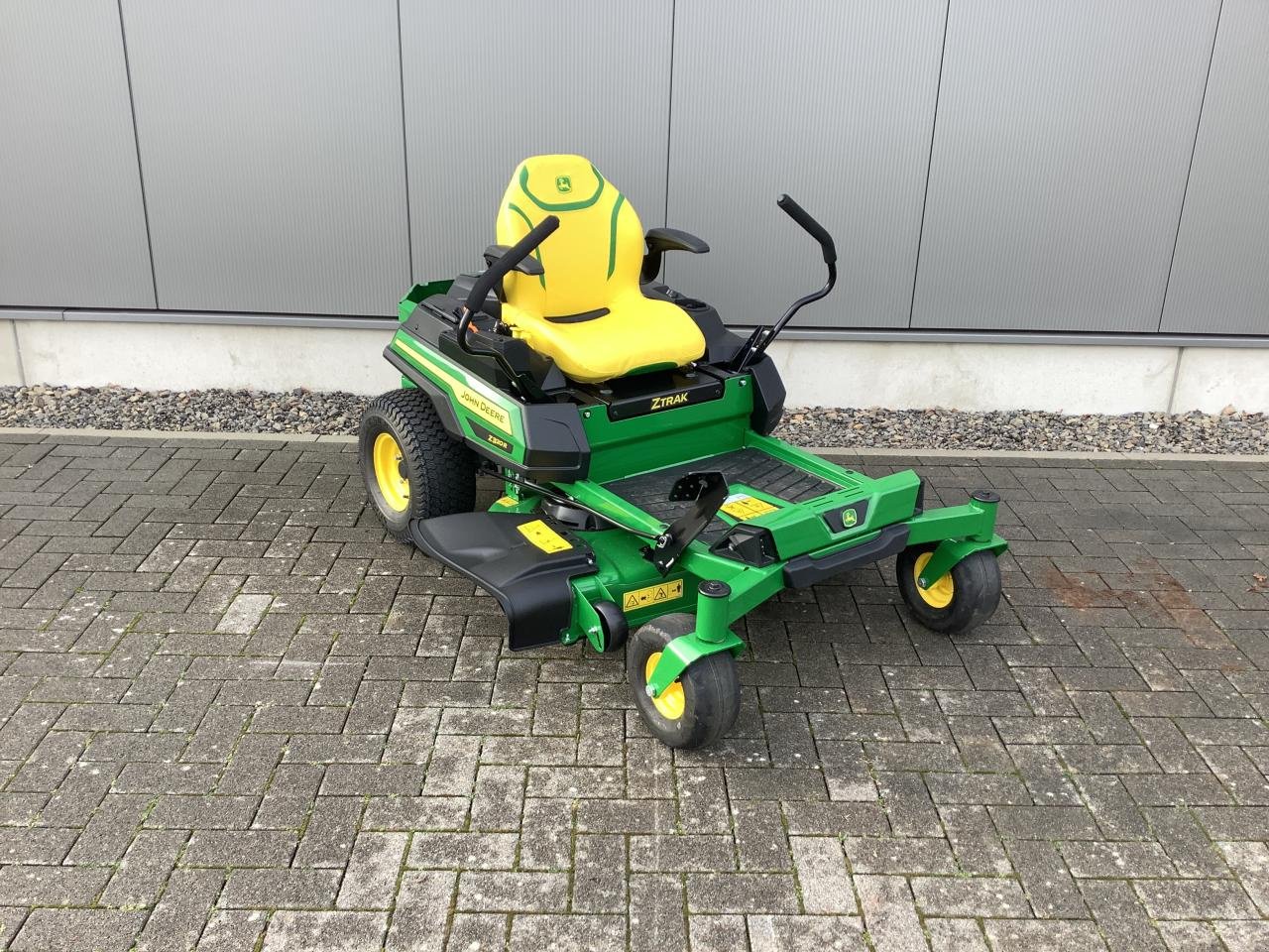 Rasentraktor a típus John Deere Z320R, Neumaschine ekkor: Mönchengladbach (Kép 2)